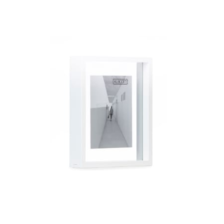 white Floating Box 20x25