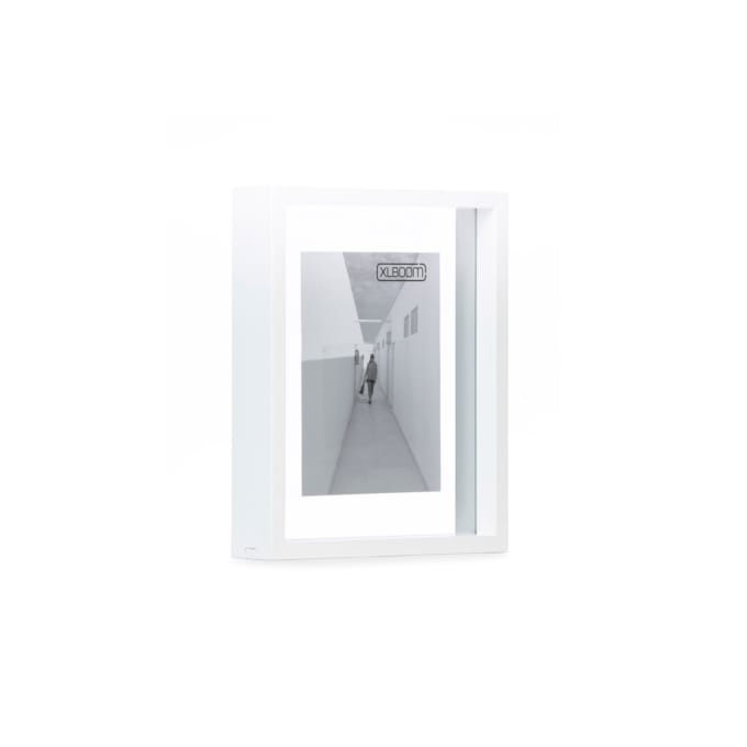 white Floating Box 20x25