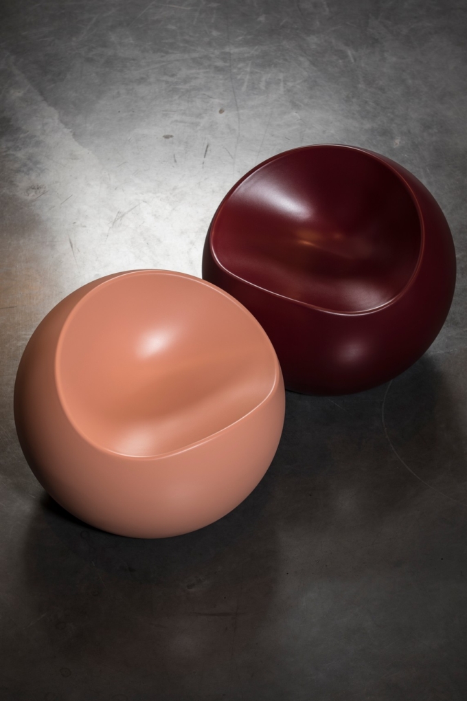 XLBOOM-LOOKBOOK_BALLCHAIR-BURDUNDY-NUDE