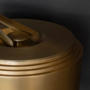 Lookbook laps lid tong bucket