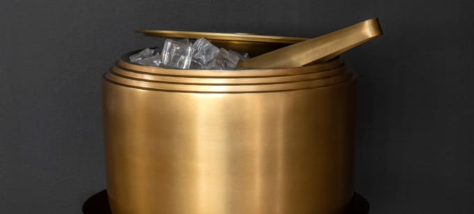 Lookbook laps wine bucket