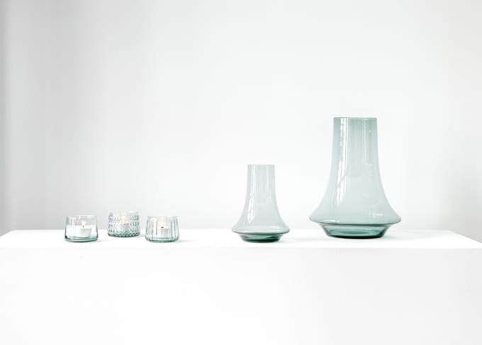 spinn vase with dim tealights