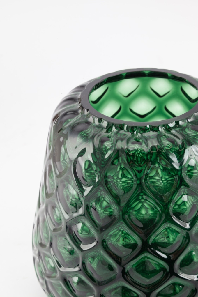 Detail shot of the Kuro Prism vase in color Moss.