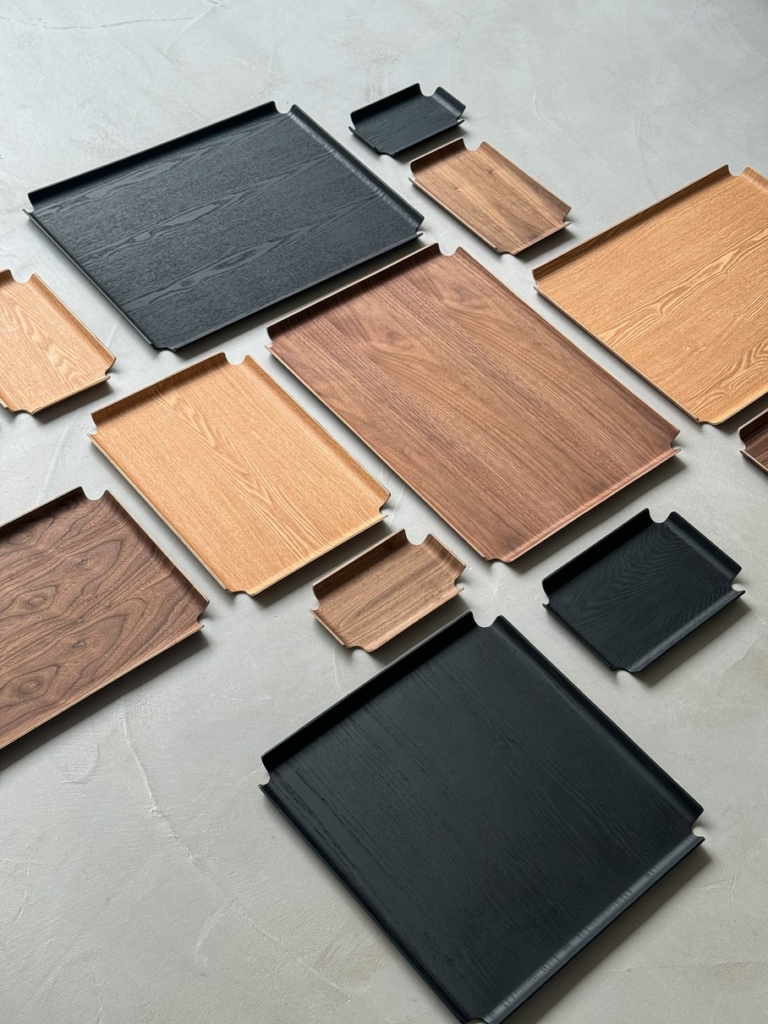 Deck trays in different sizes and finishes