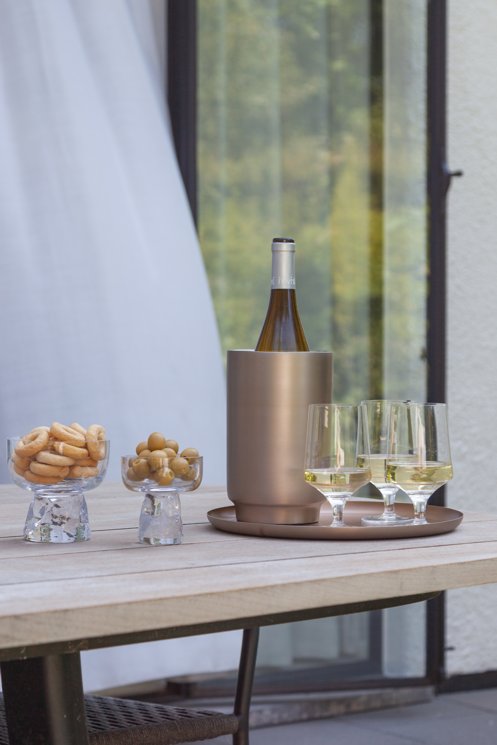 XLBoom table setting with Gusto, Rondo, Bao and Cordoba